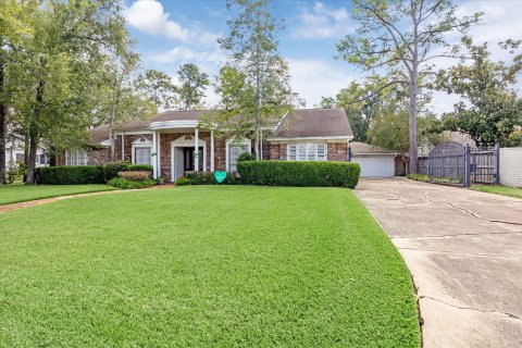 10303 Holly Springs Drive